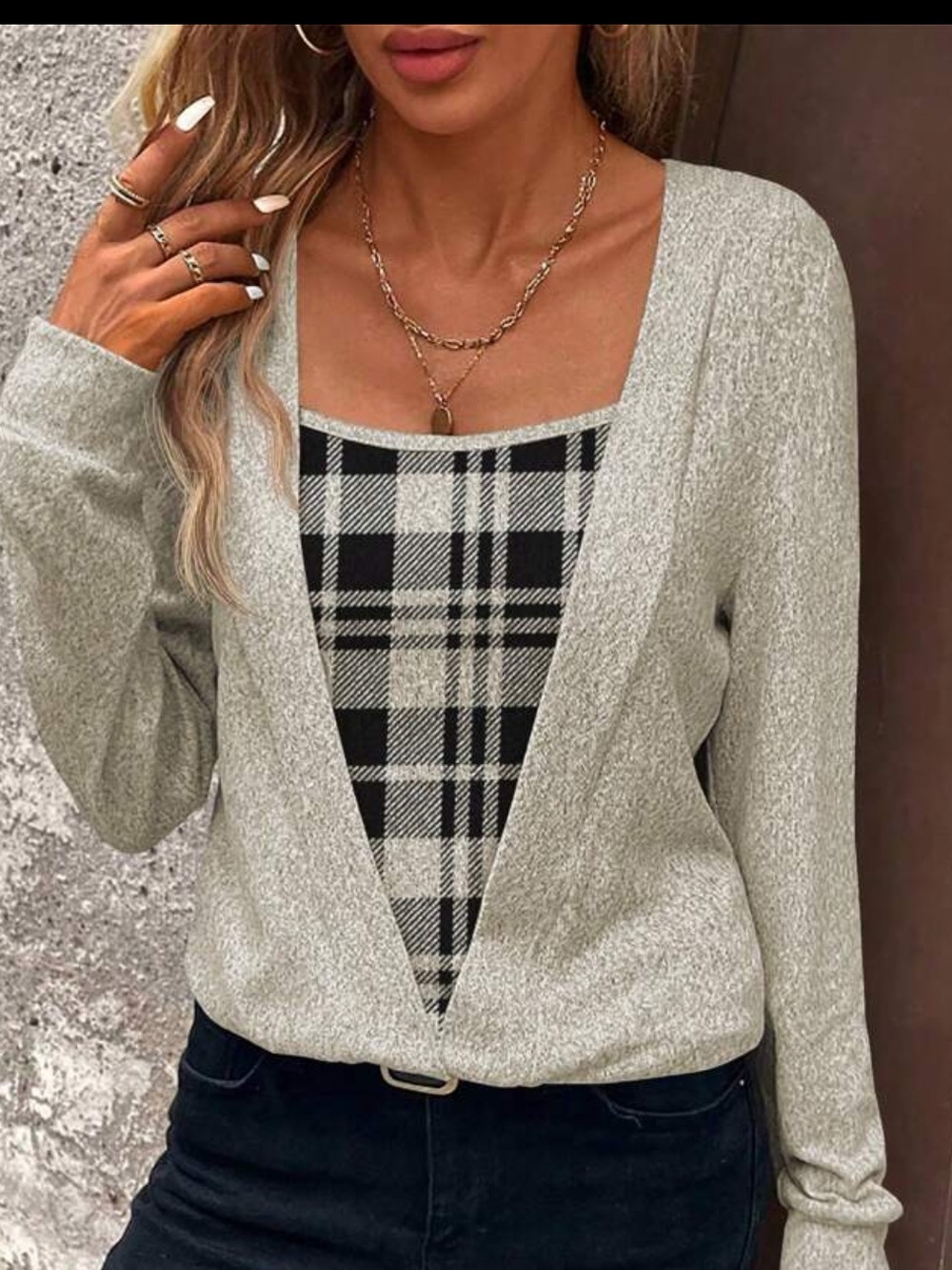 Light Gray  Long-Sleeve Knit Sweater